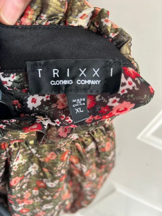 Trixxi Metallic Gold Floral Long-Sleeve Mini Dress - Picture 7 of 11